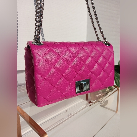 NWT INC - Quilted Crossbody Bag - Picture 14 of 16